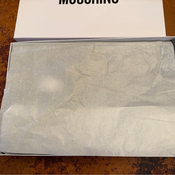 Moschino Gray and Black 100% Wool Fringe Throw Wrap Scarf. New With Tags - Picture 4 of 7